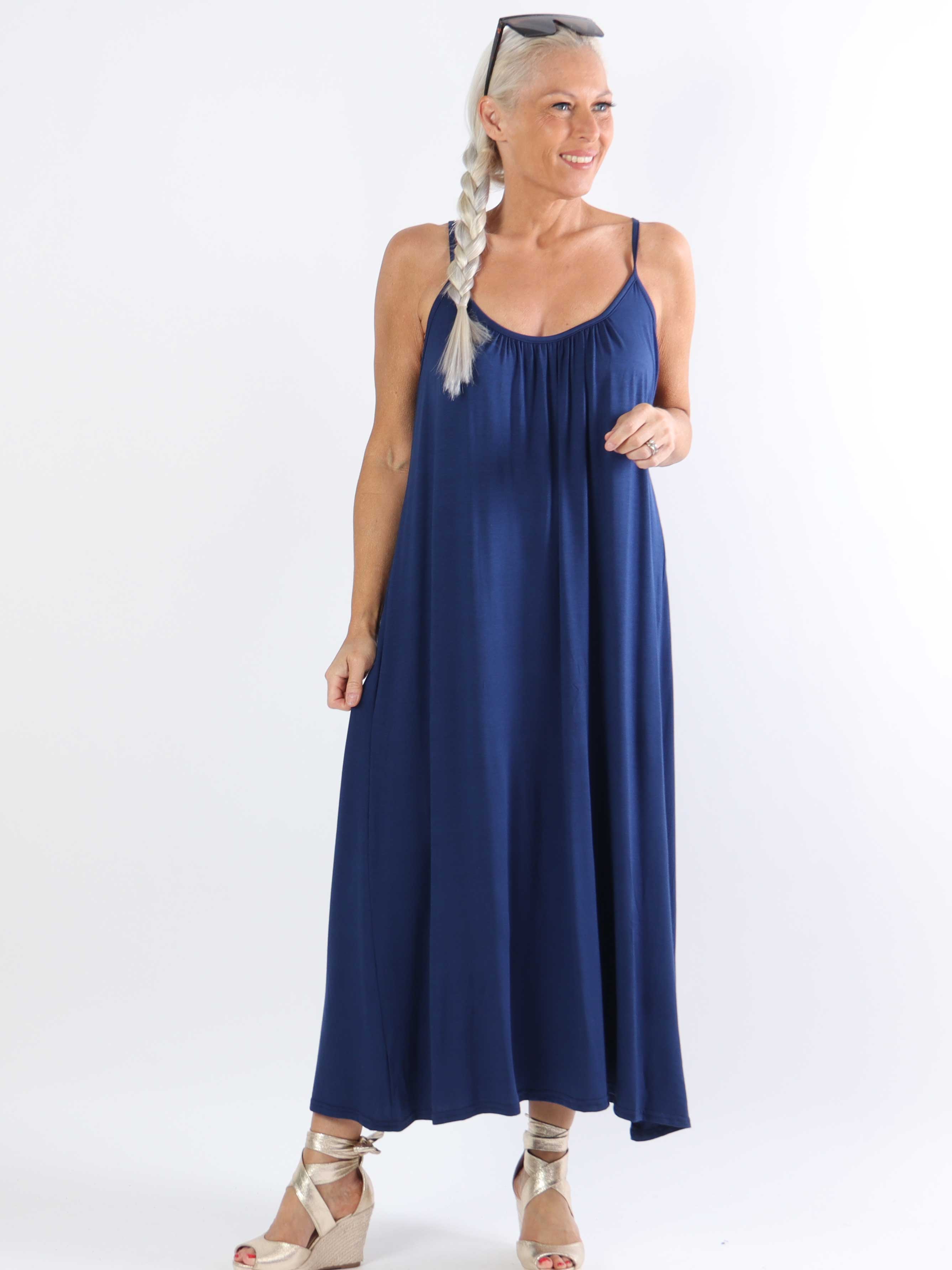 Olivia - Lang plus size stropkjole i viskose